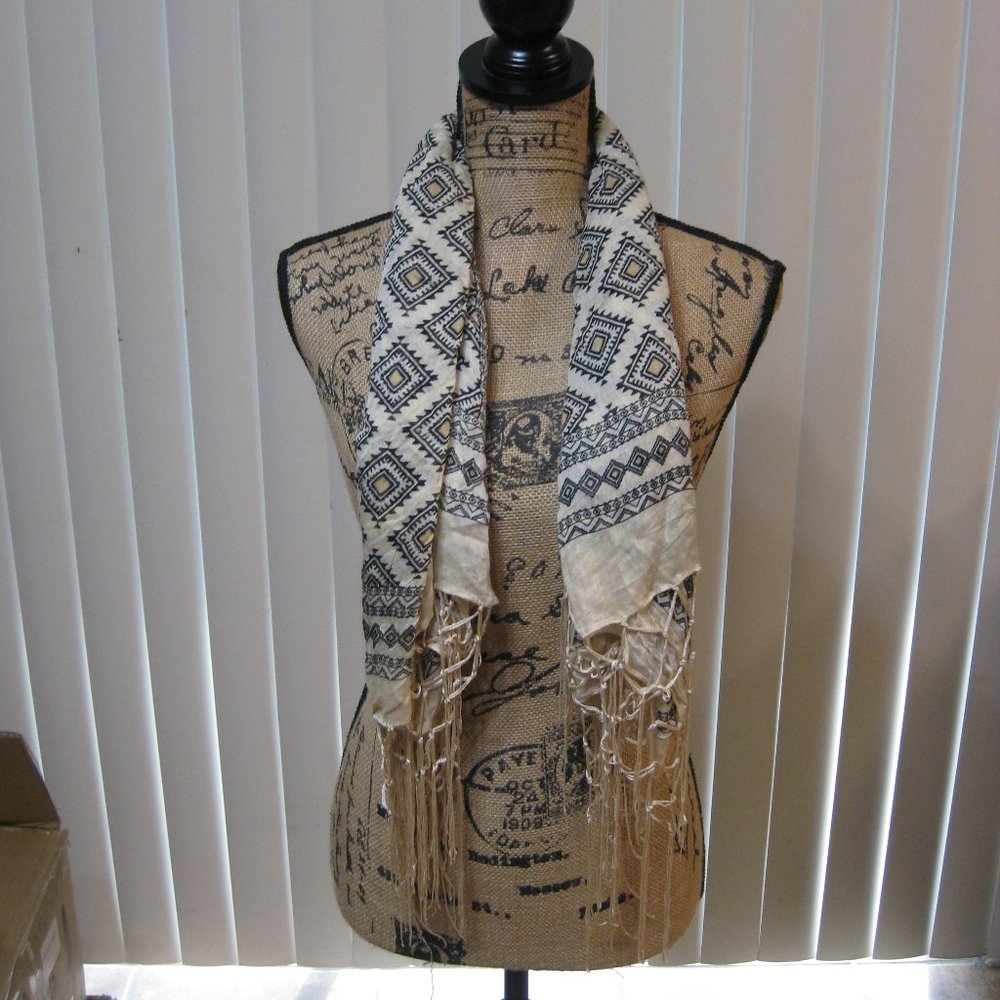 NWOT Mudd white cream black scarf wrap sash OS